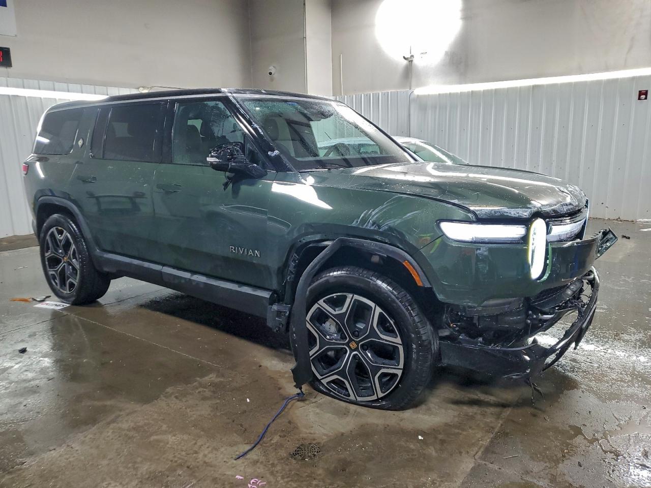 2026 Rivian R1S Adventure - Фото 4