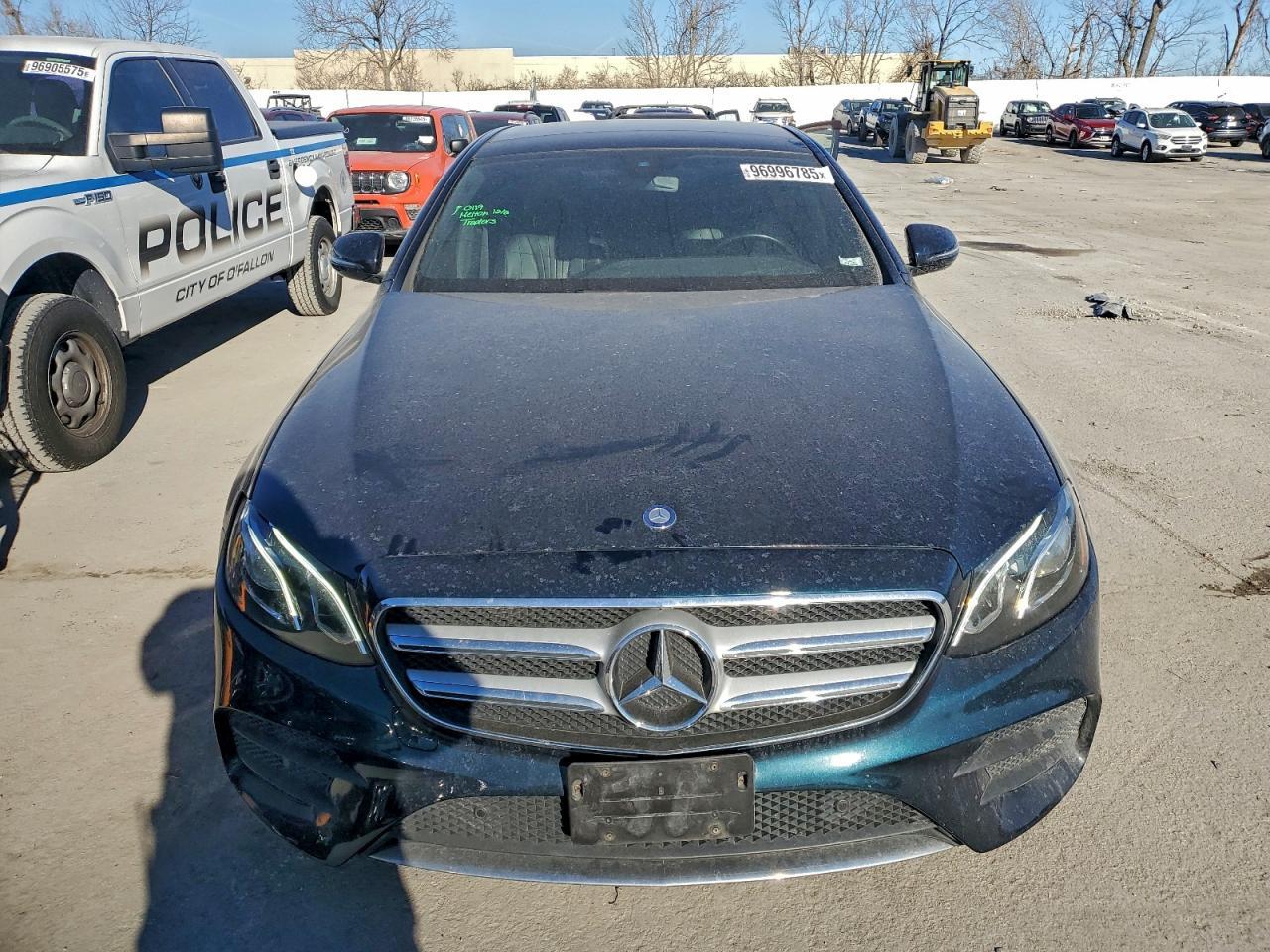 2017 Mercedes-Benz E 300 4Matic - Фото 5