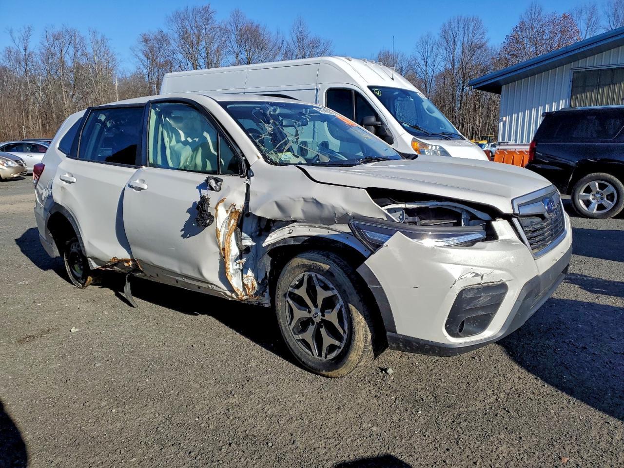 2020 Subaru Forester Premium - Image 4
