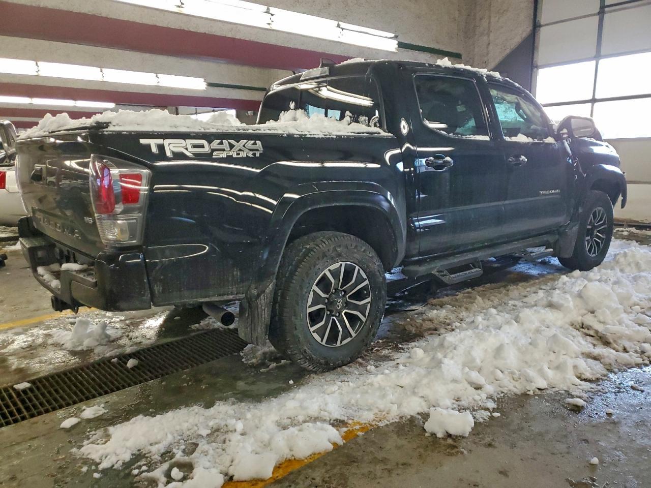 2021 Toyota Tacoma Double Cab - Фото 3