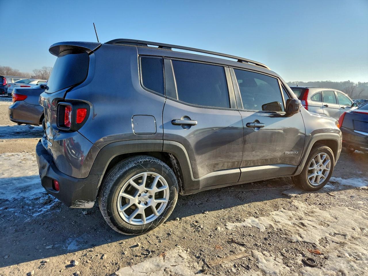 2020 Jeep Renegade Latitude - Image 3