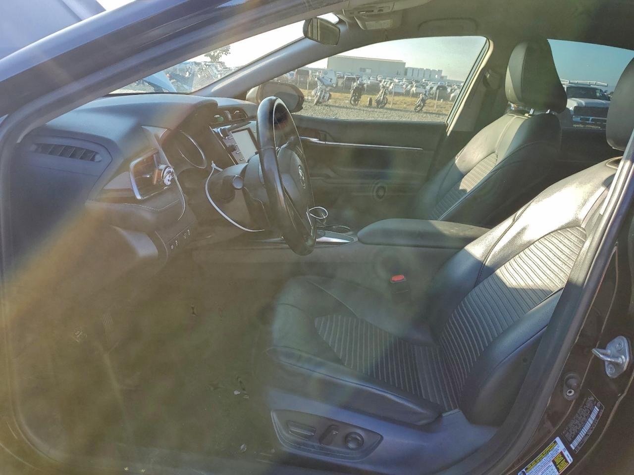 2020 Toyota Camry Se - Фото 7