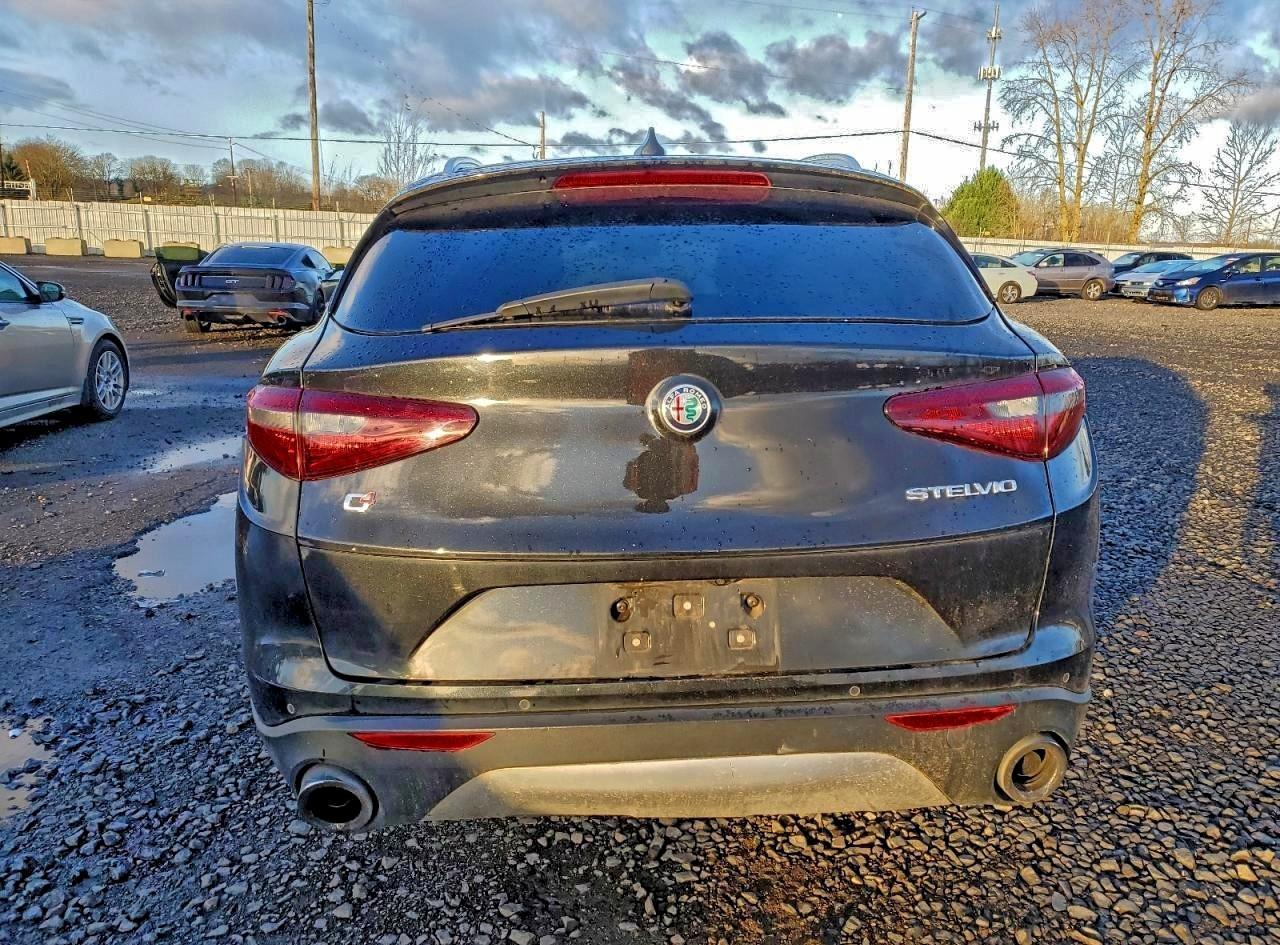 2018 Alfa Romeo Stelvio - Image 6