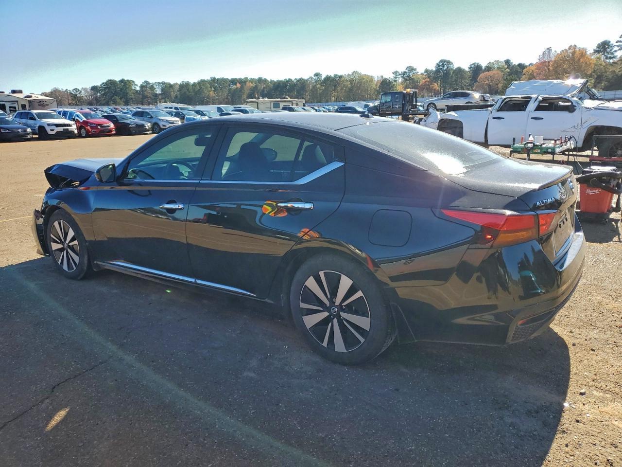 2020 Nissan Altima Sv - Image 2