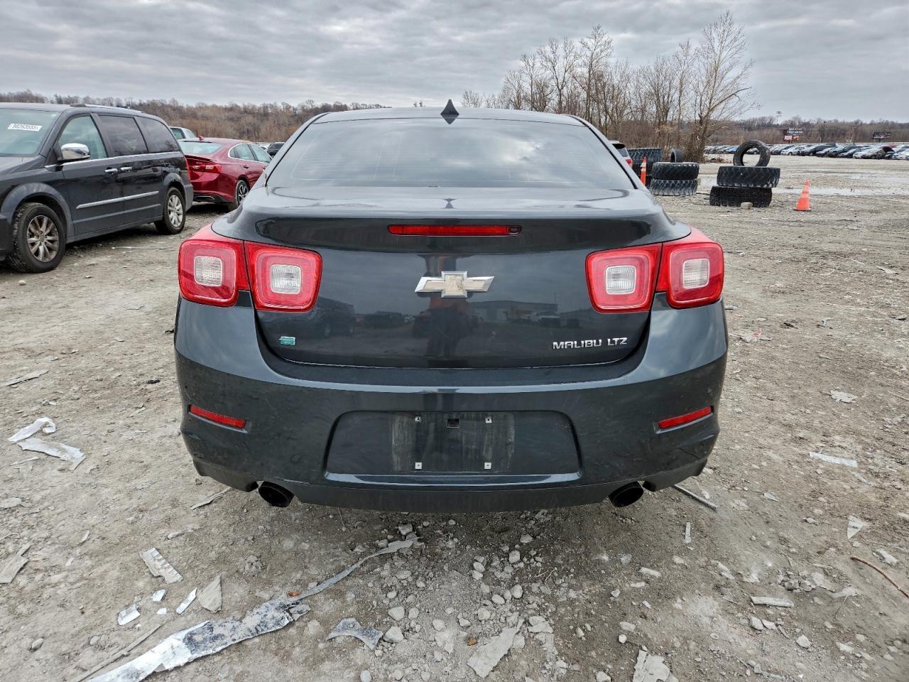 2014 Chev Malibu - Фото 6