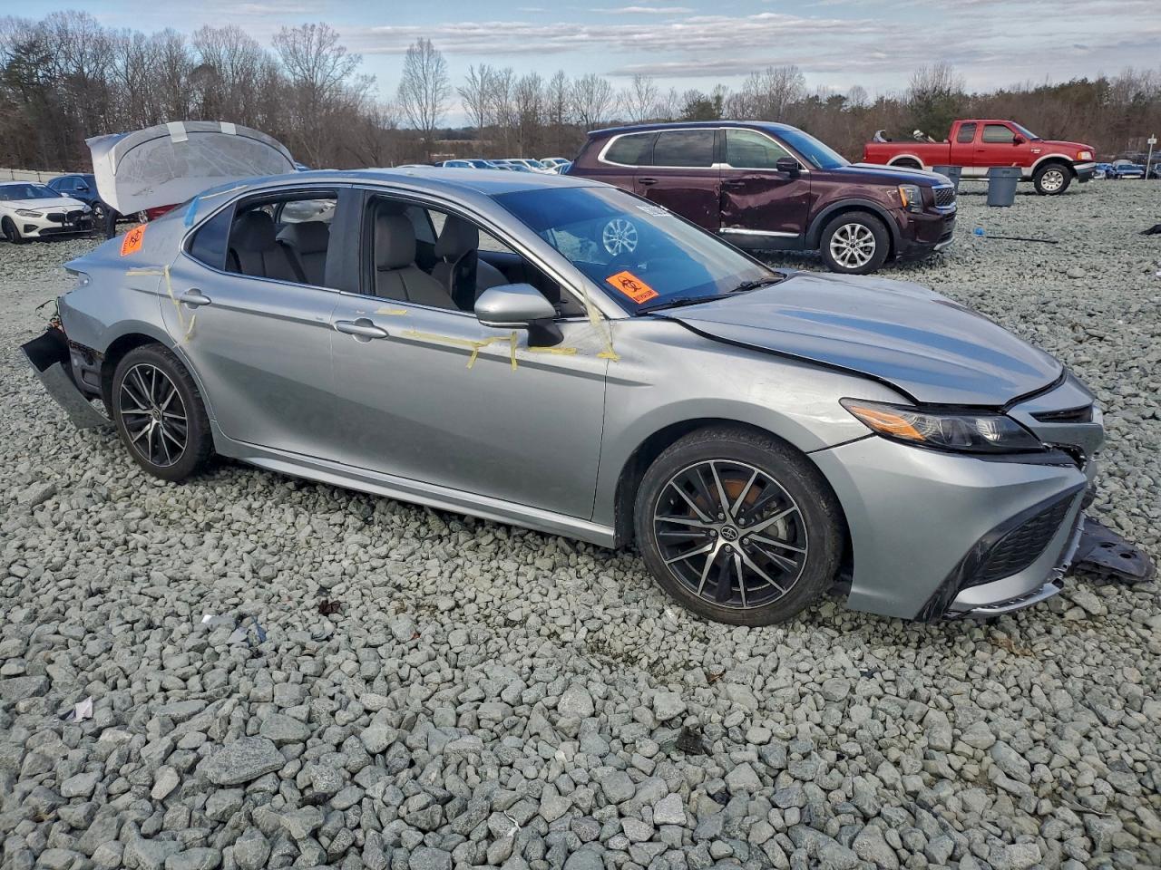 2022 Toyota Camry Se - Фото 4