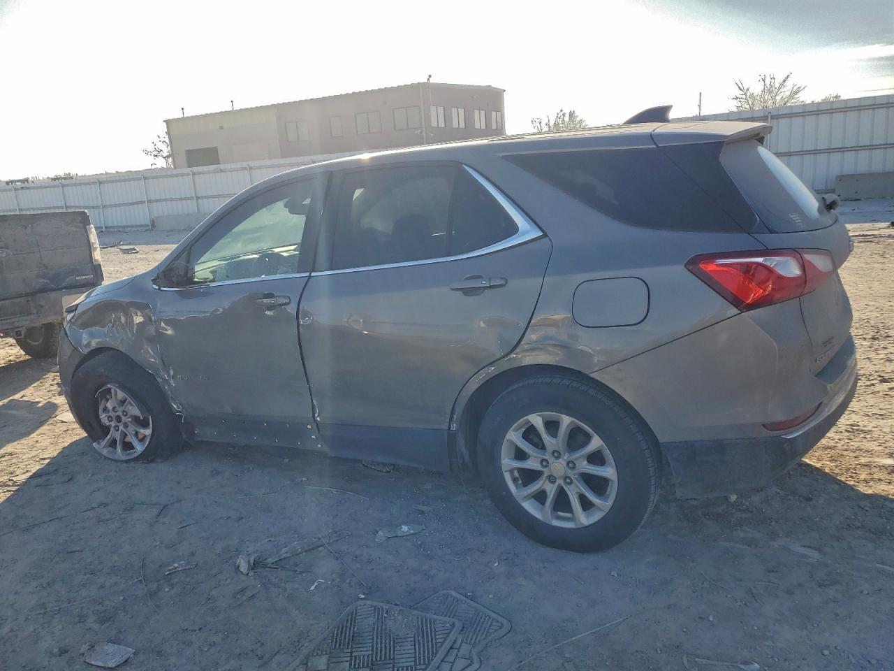 2018 Chevrolet Equinox Lt - Фото 2