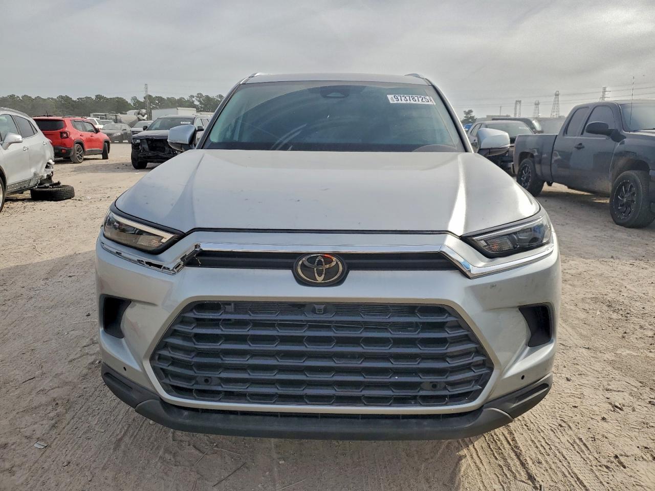 2024 Toyota Grand Highlander Xle - Image 5