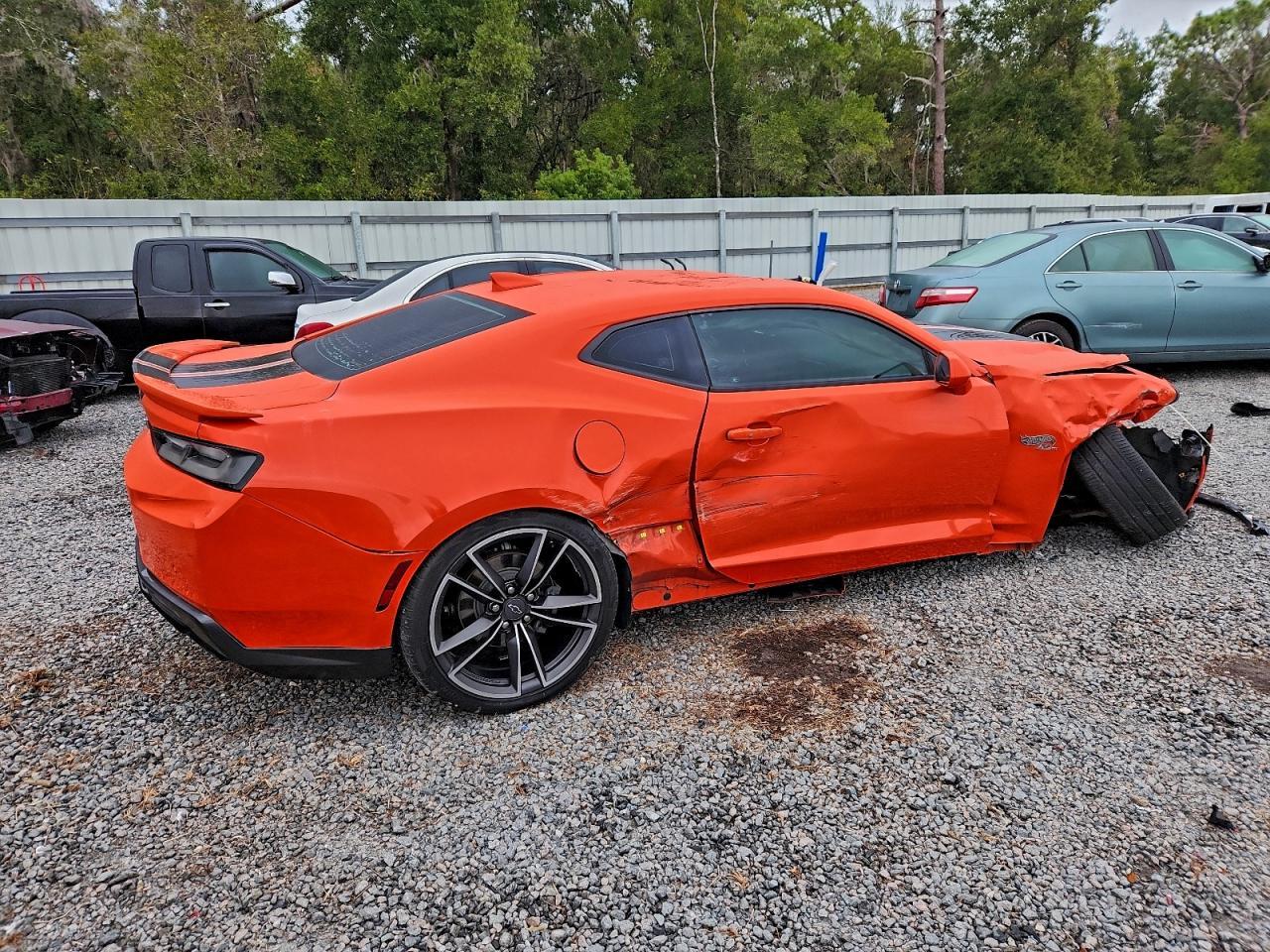 2018 Chevrolet Camaro Lt - Image 3