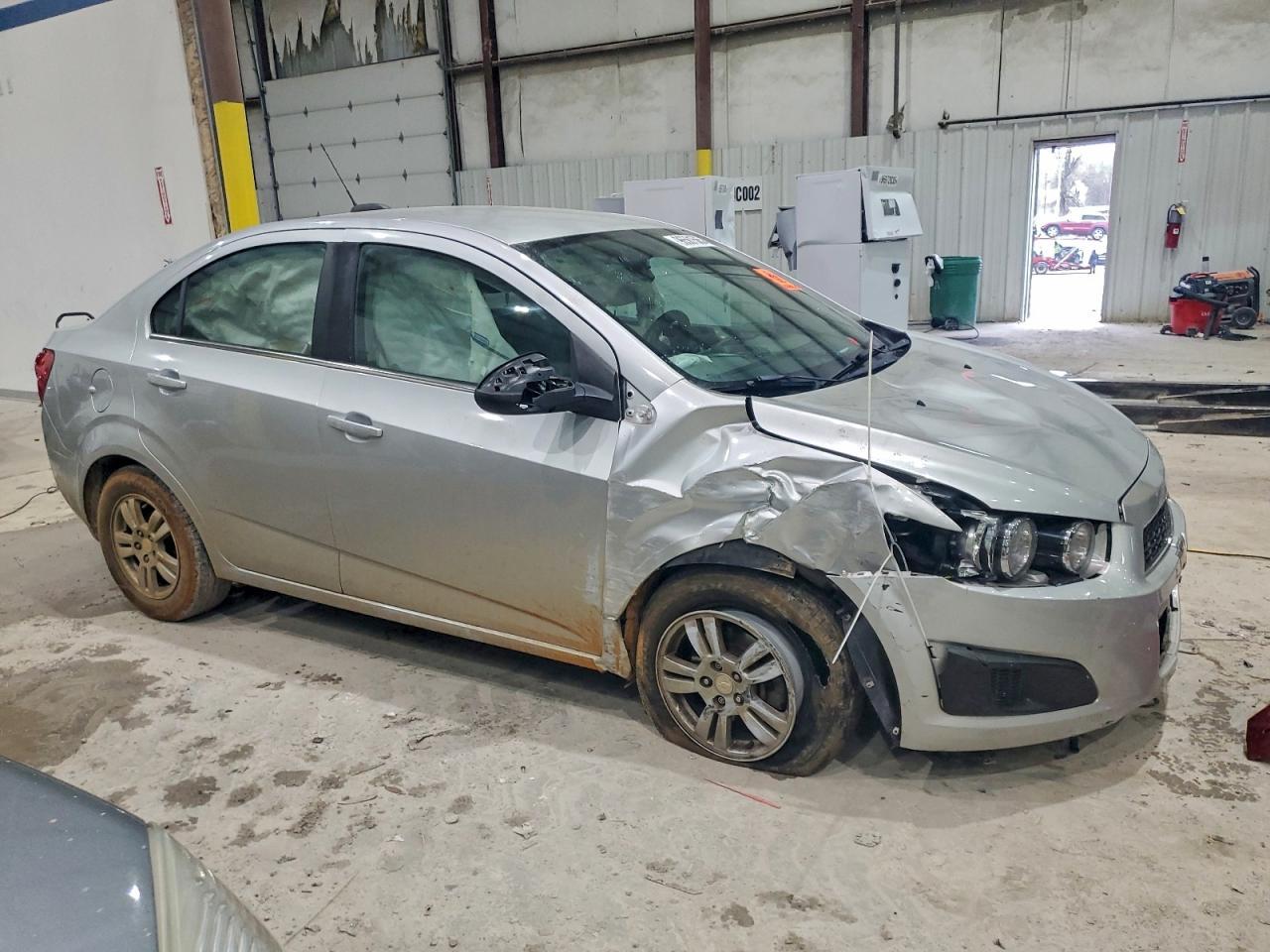 2016 Chevrolet Sonic Lt - Фото 4