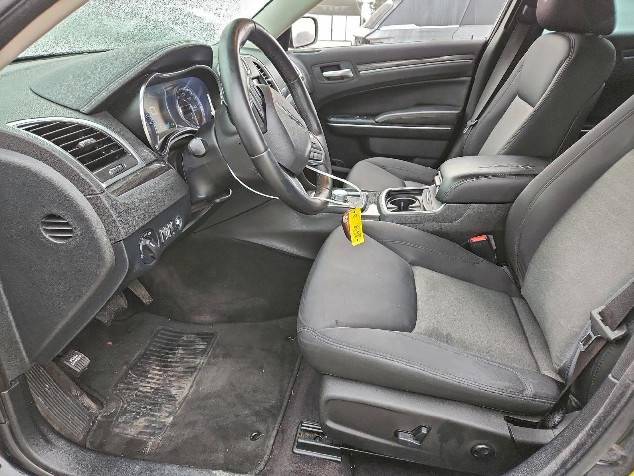 2018 Chrysler 300 Touring - Image 7