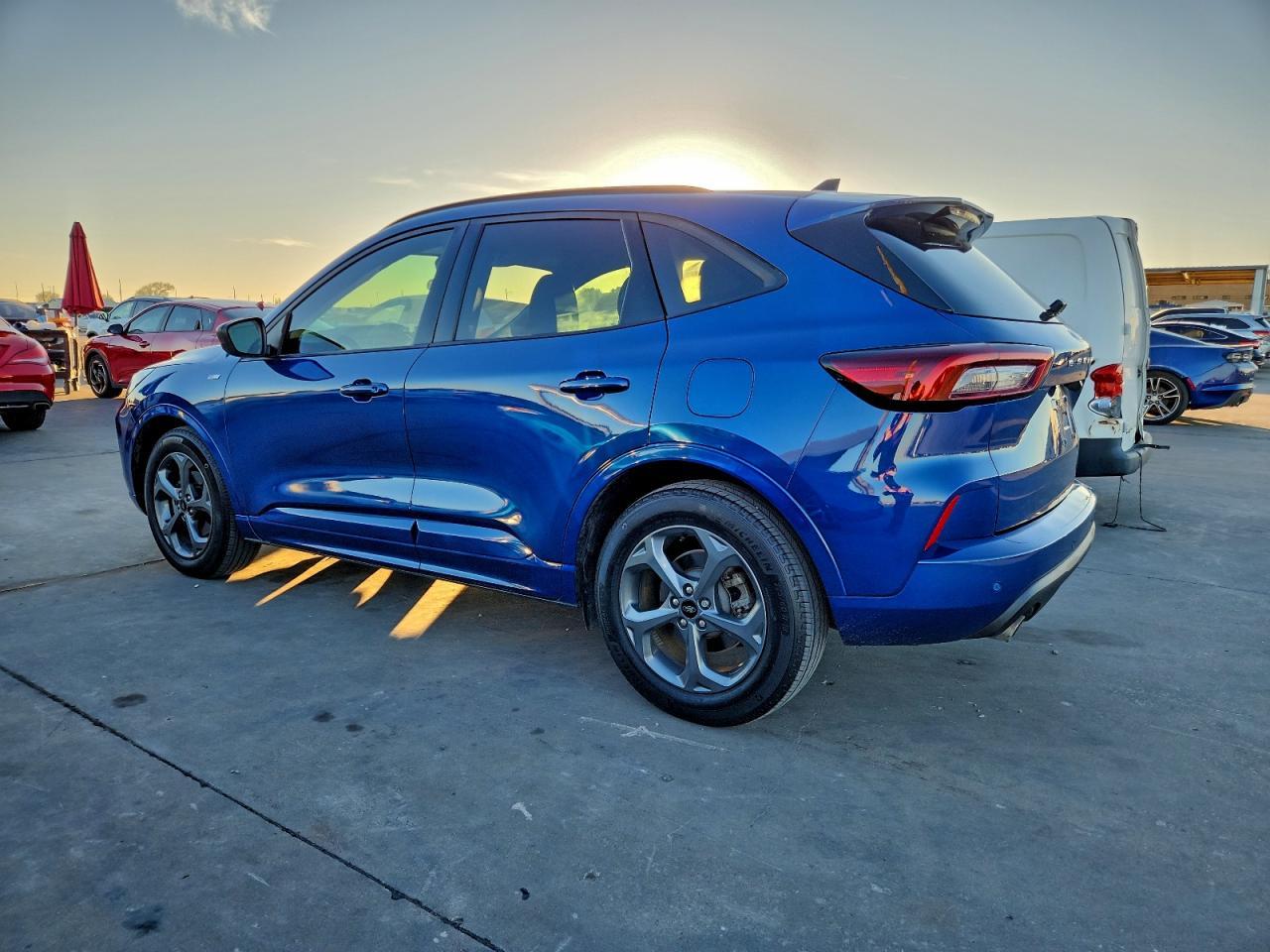 2023 Ford Escape St Line - Image 2