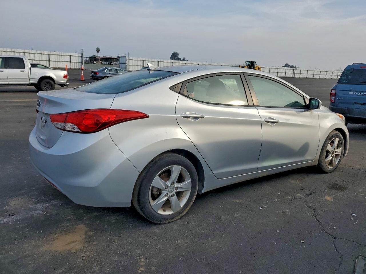 2013 Hyundai Elantra Gls - Фото 3