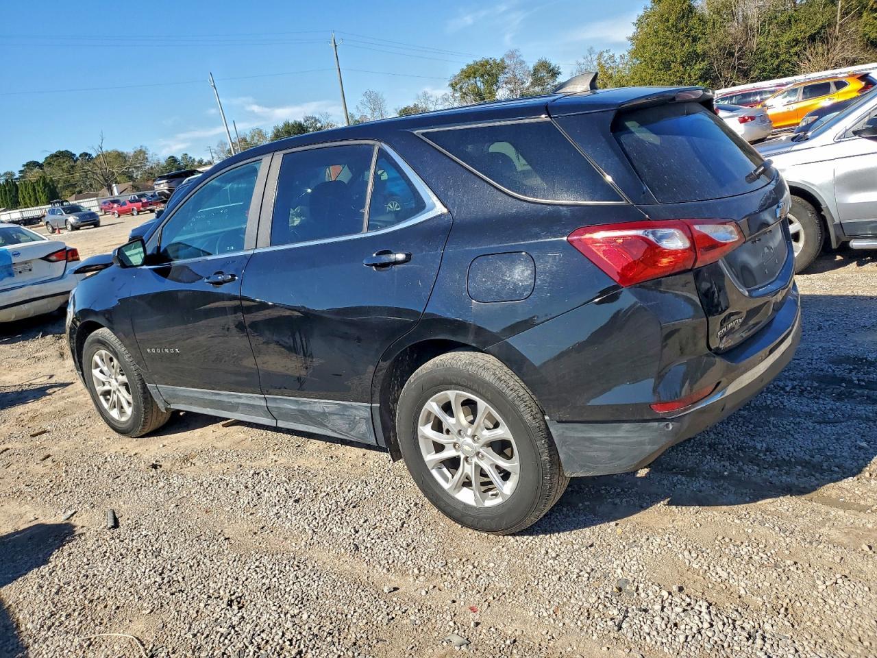 2021 Chevrolet Equinox Lt - Image 2