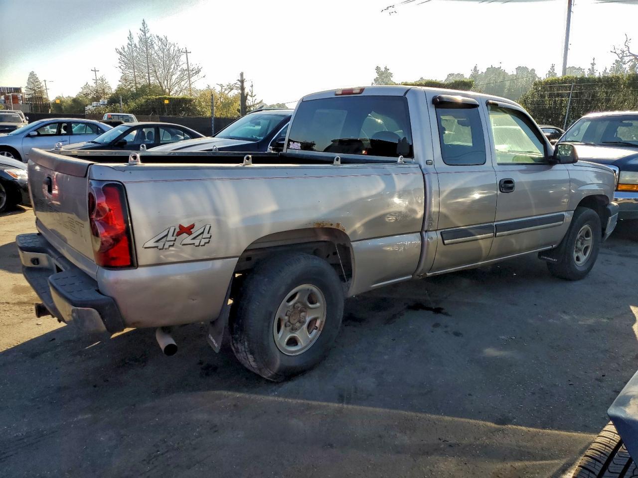 2004 Chevrolet Silverado K1500 - Фото 3