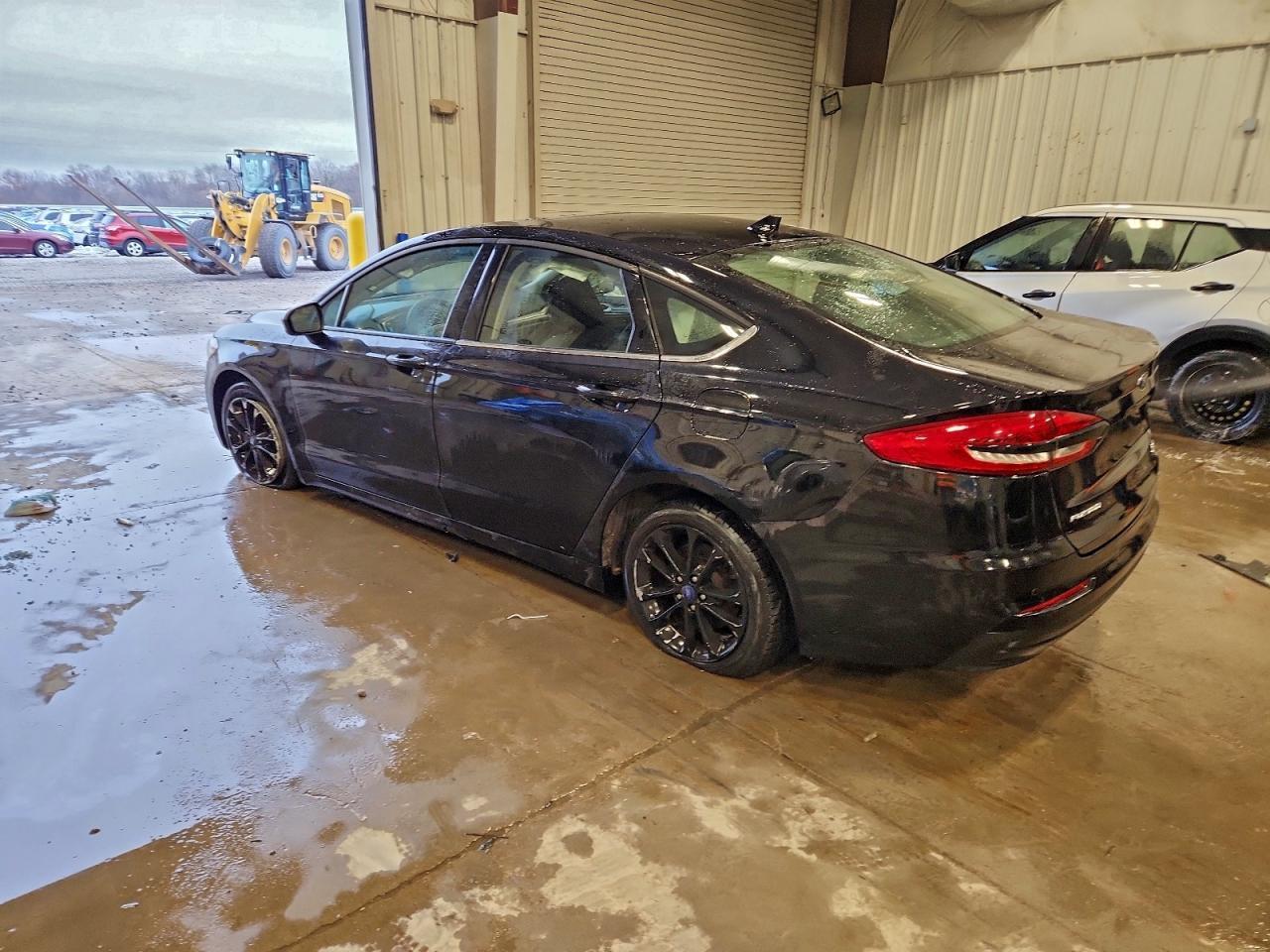 2020 Ford Fusion Se - Фото 2