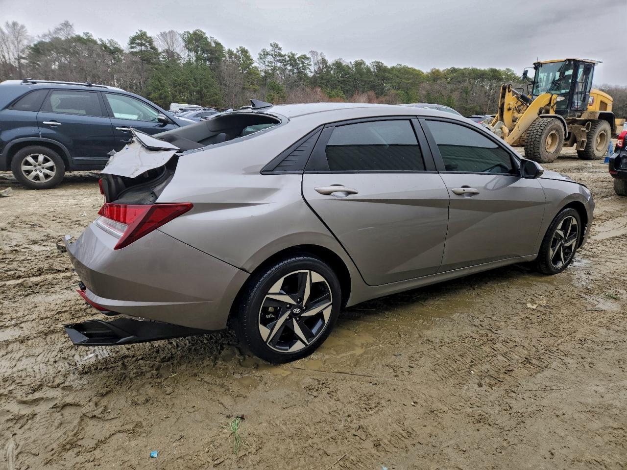 2023 Hyundai Elantra Sel - Фото 3