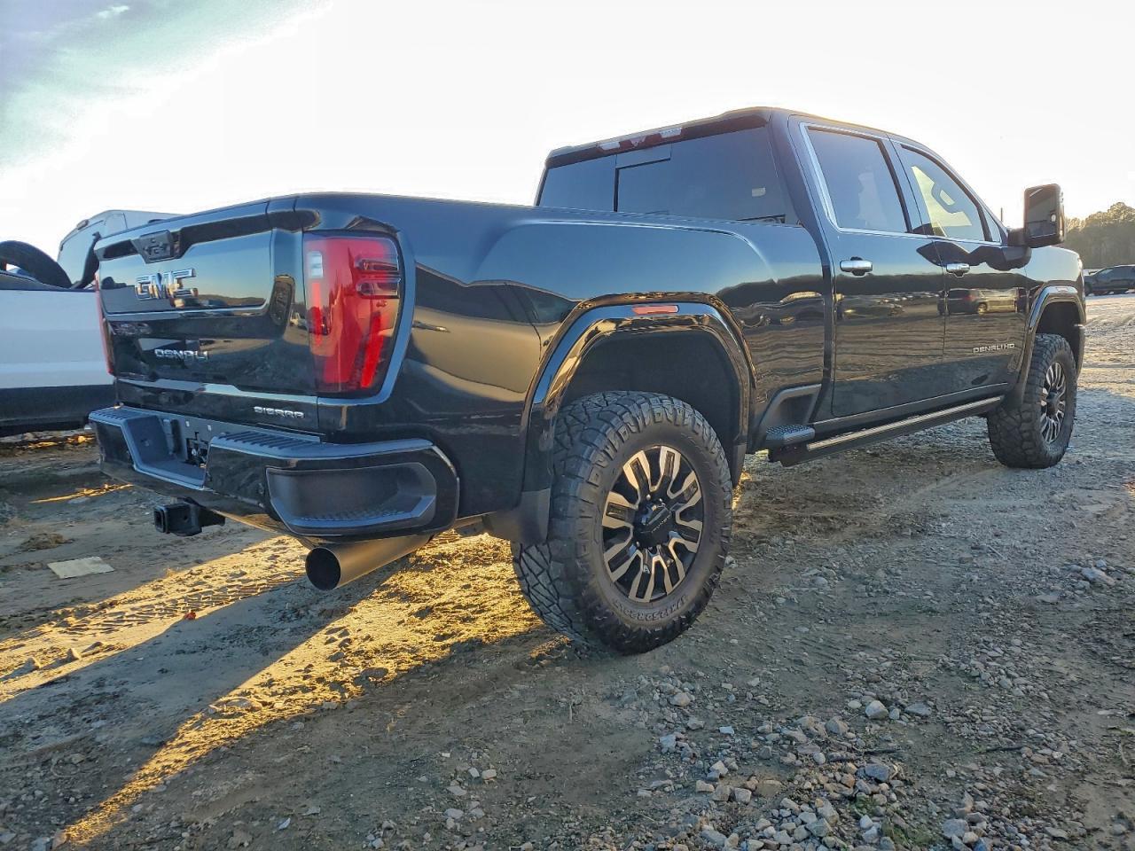 2025 GMC Sierra K2500 Denali Ultimate - Фото 3