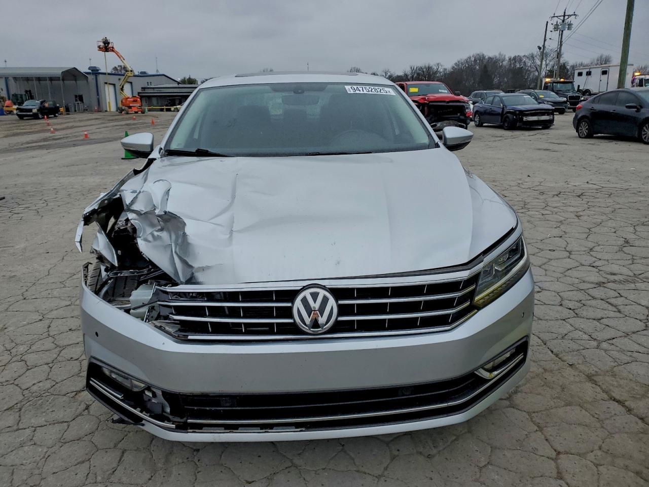2017 Volkswagen Passat Se - Фото 5