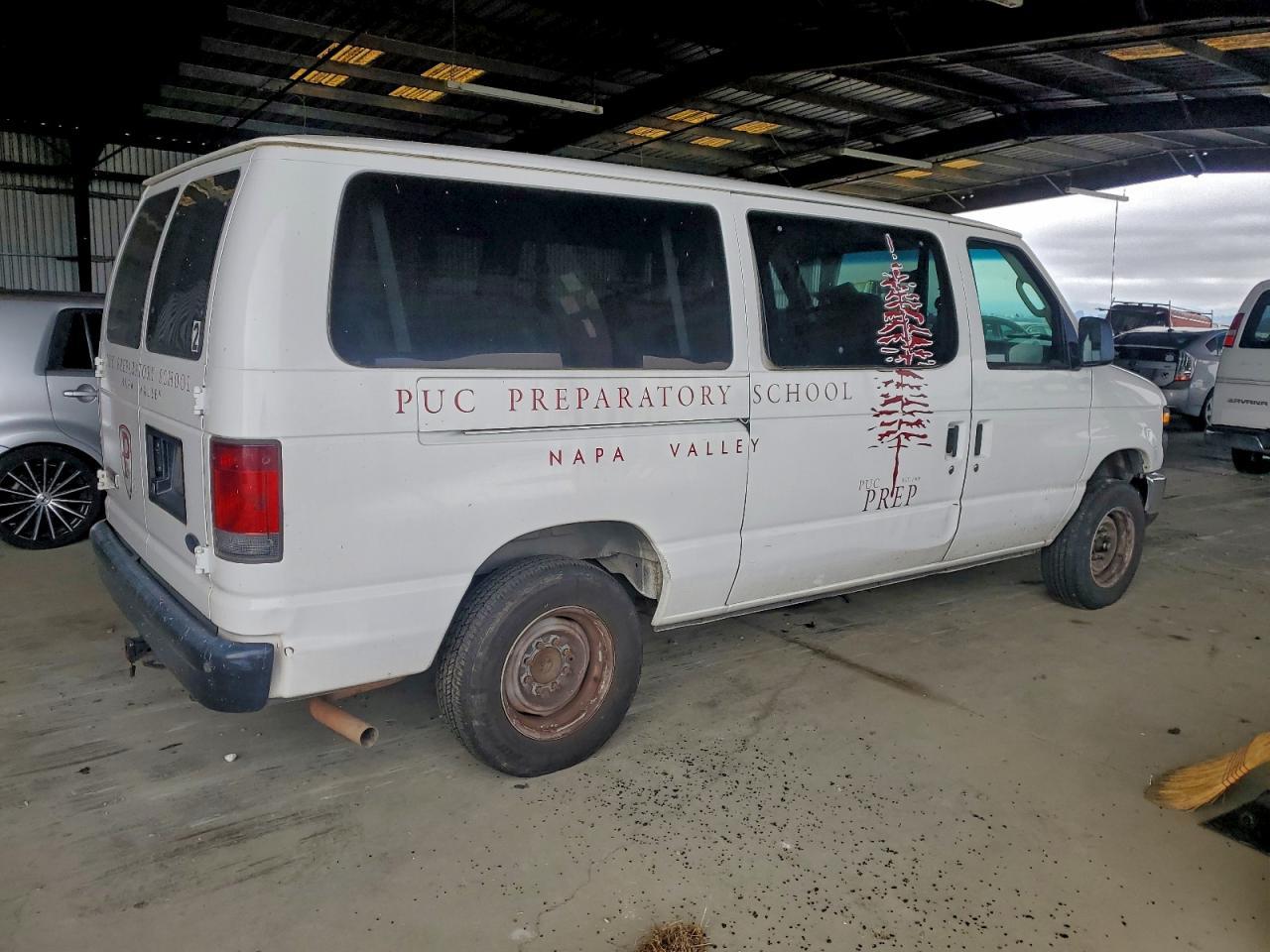 2008 Ford Econoline E150 Wagon - Фото 3