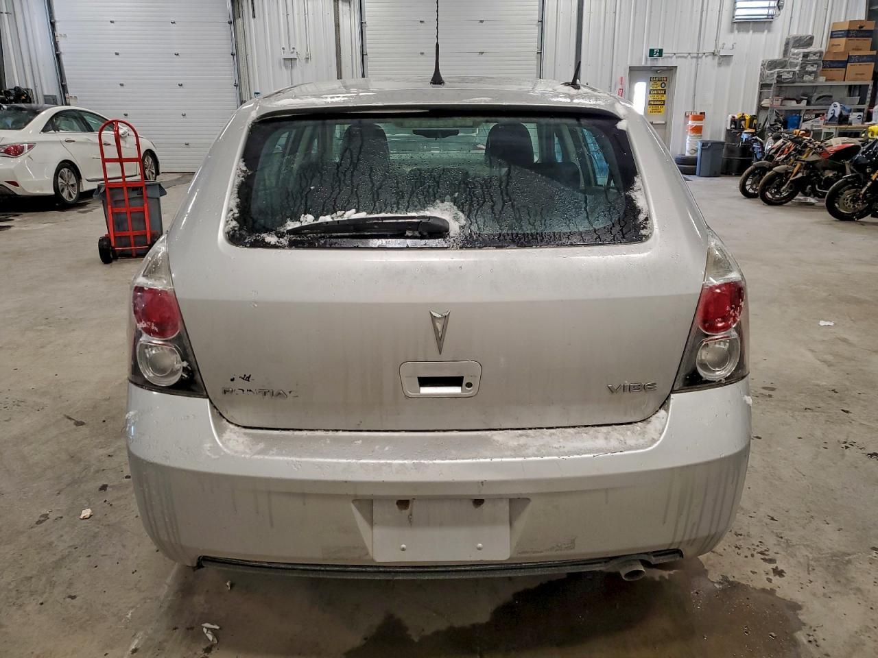 2010 Pontiac Vibe - Фото 6