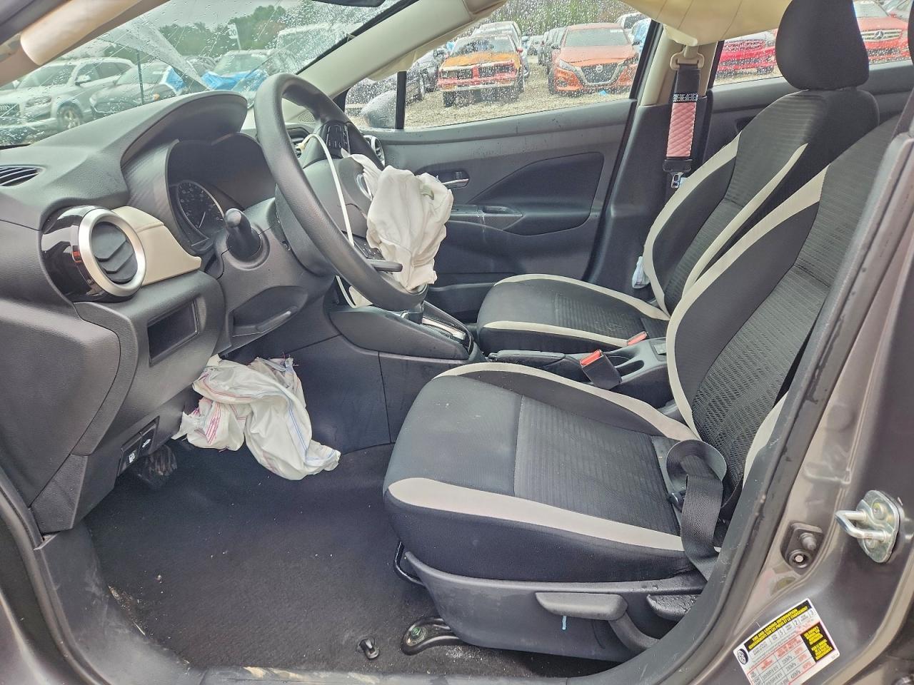 2021 Nissan Versa Sv - Image 7