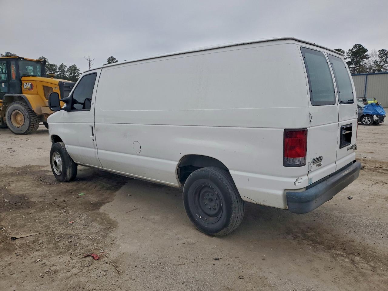 2012 Ford Econoline E250 Van - Фото 2