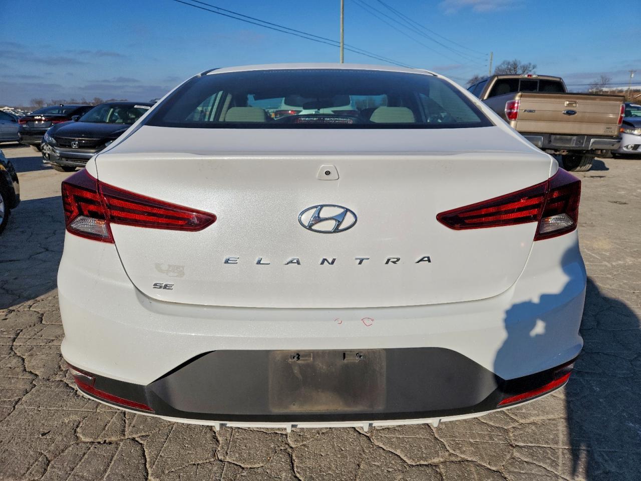 2019 Hyundai Elantra Se - Image 6
