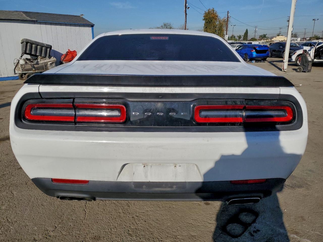 2016 Dodge Challenger Sxt - Image 6