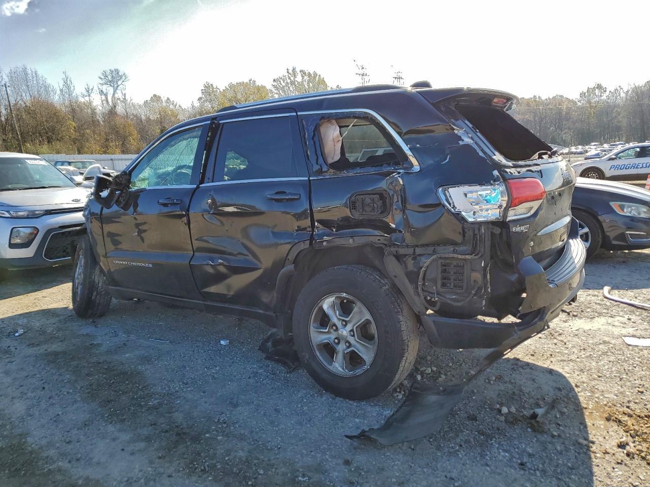 2015 Jeep Grand Cherokee Laredo - Image 2
