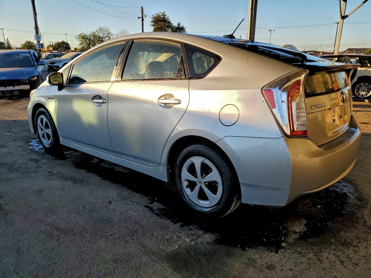 2015 Toyota Prius - Image 2