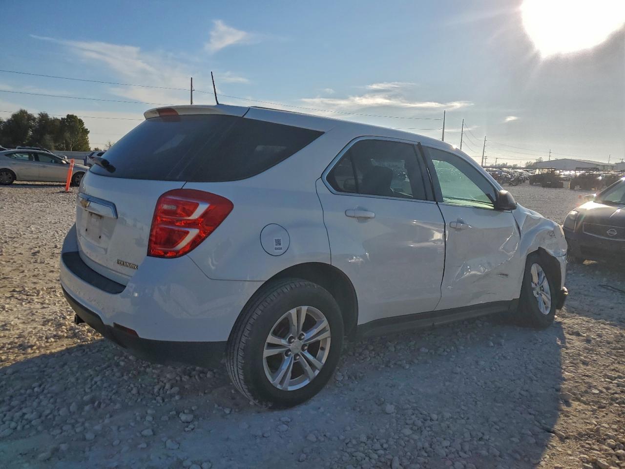 2016 Chevrolet Equinox Ls - Image 3