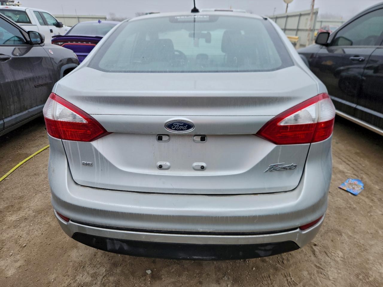 2017 Ford Fiesta Se - Фото 6