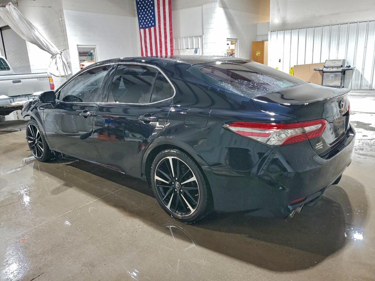 2018 Toyota Camry Xse - Image 2