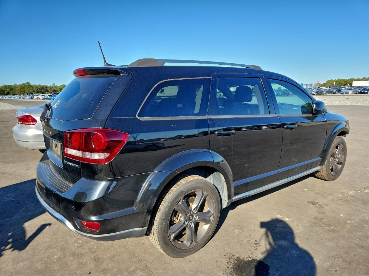 2020 Dodge Journey Crossroad - Image 3