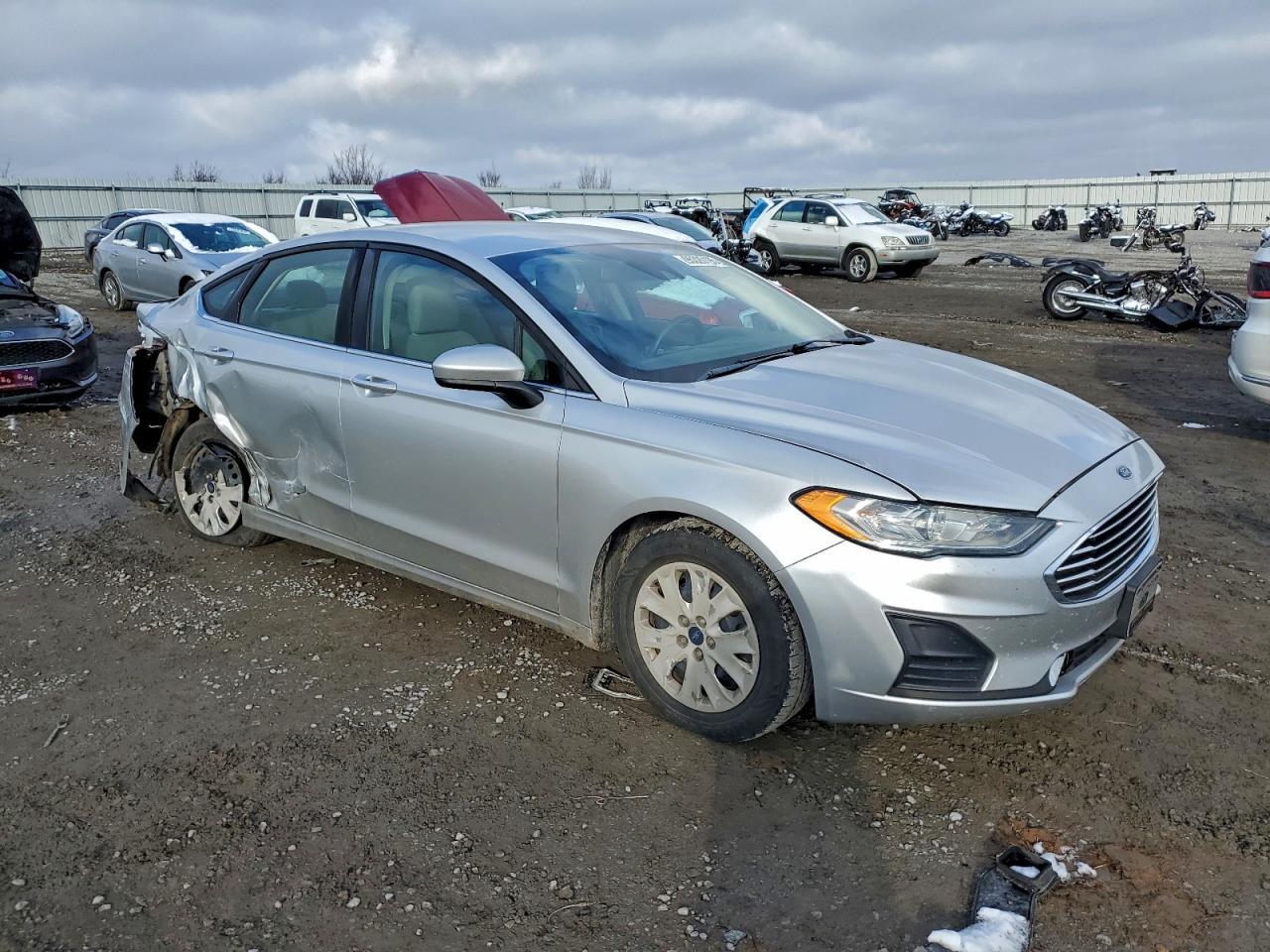 2019 Ford Fusion S - Image 4