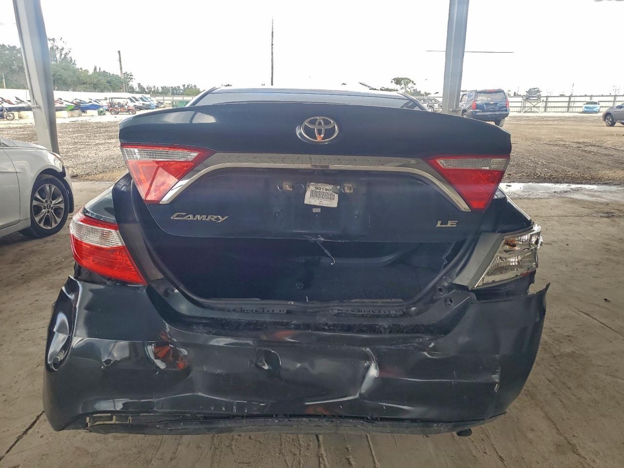 2017 Toyota Camry Le - Image 6
