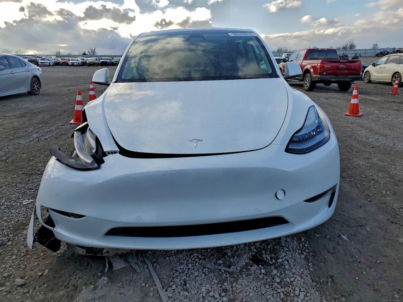 2022 Tesla Model Y - Фото 5