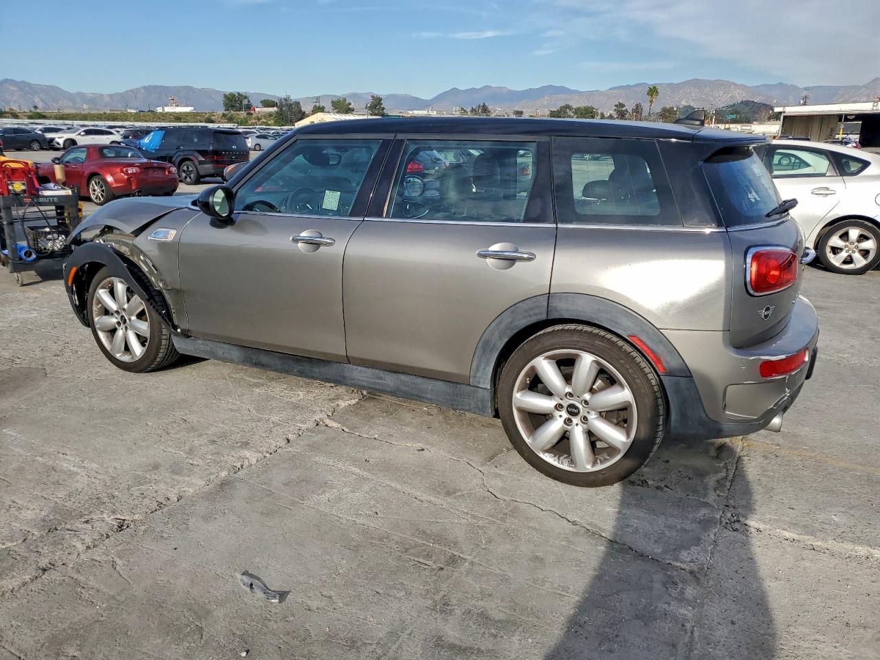 2019 Mini Cooper S Clubman - Фото 2