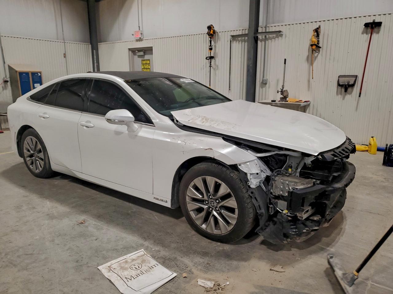 2022 Toyota Mirai Le - Image 4