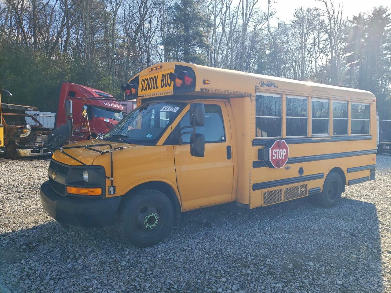2013 Chevrolet Express School Bus - Фото 2