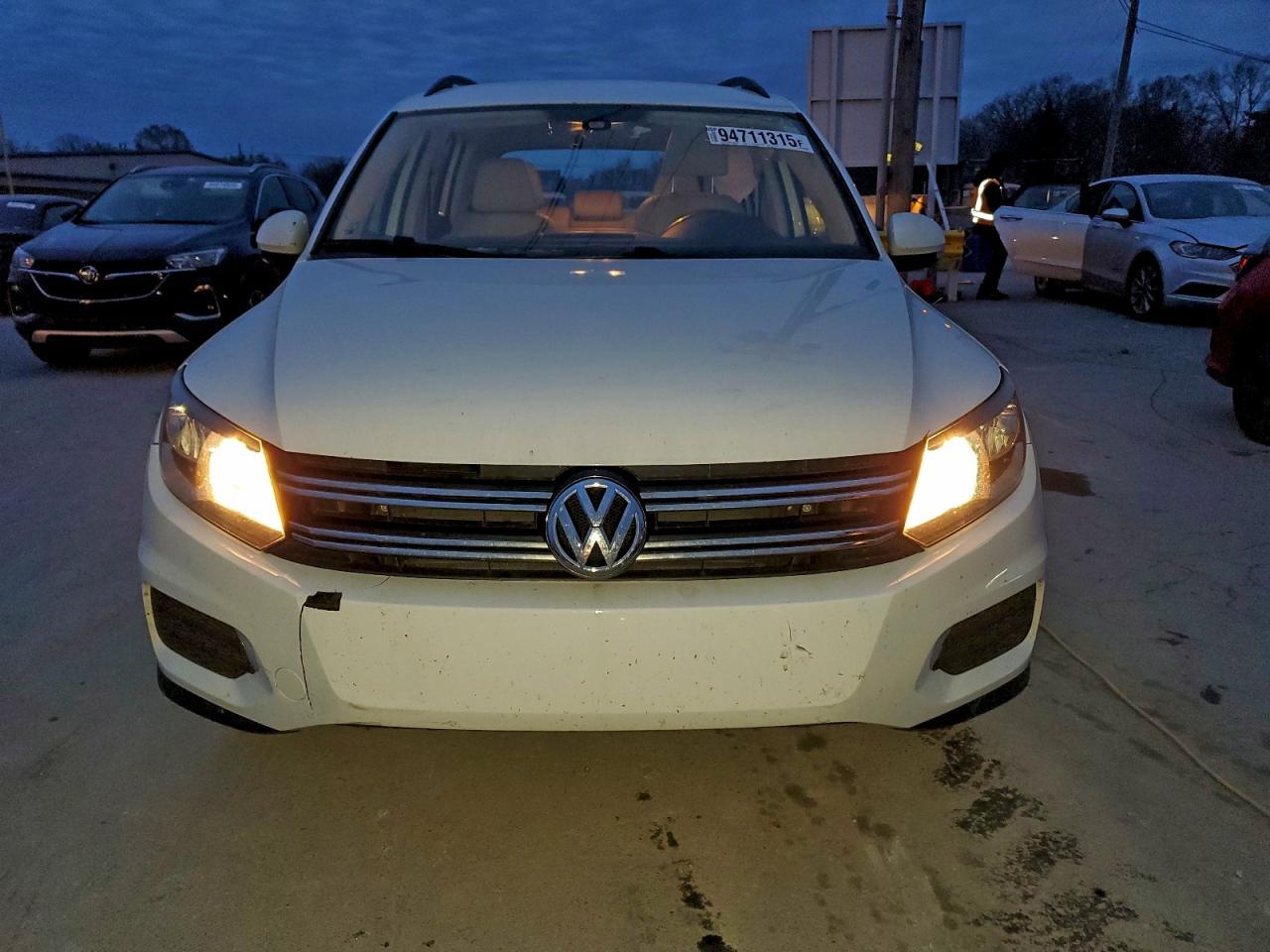 2017 Volkswagen Tiguan S - Фото 5