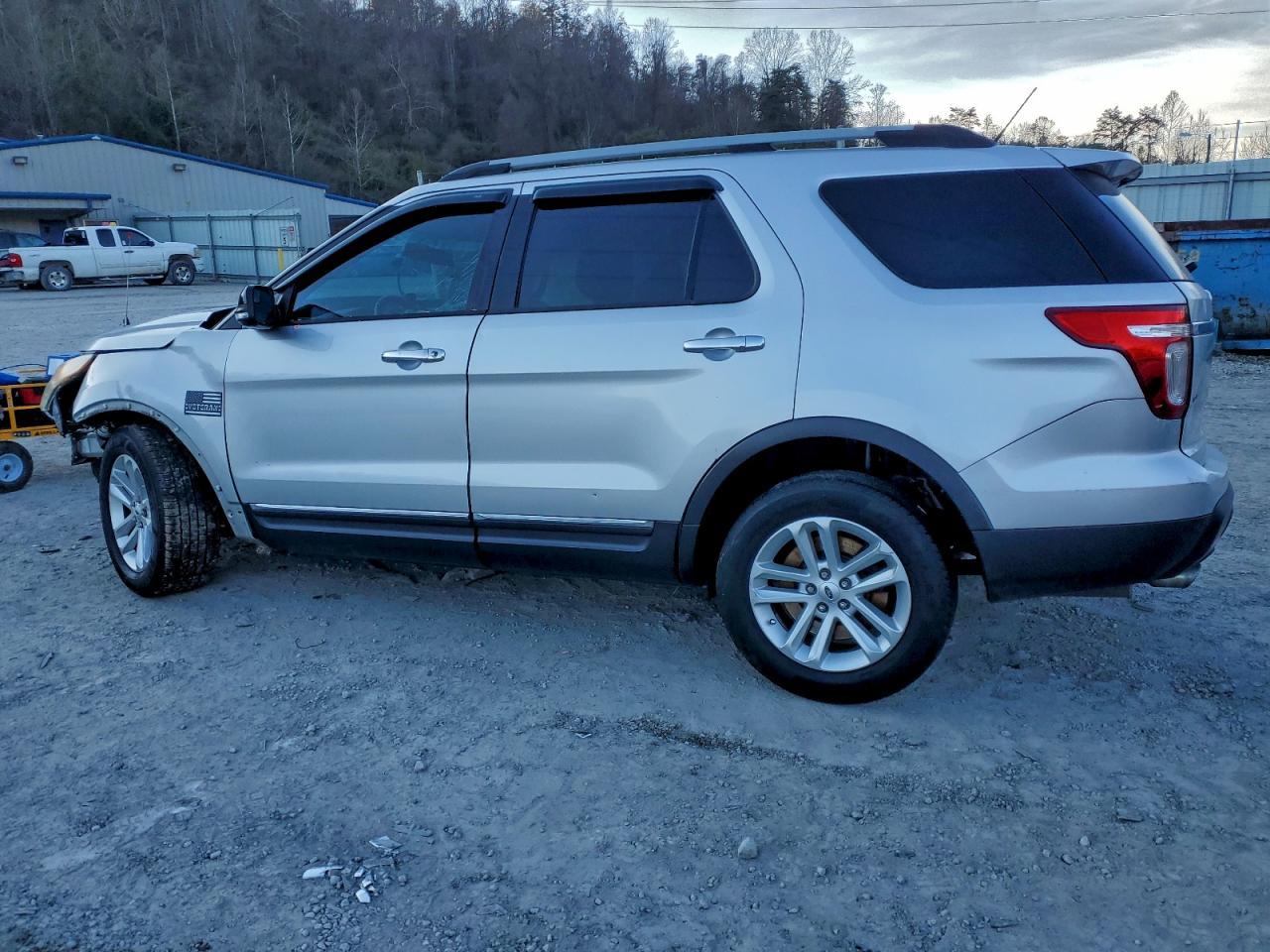 2013 Ford Explorer Xlt - Фото 2