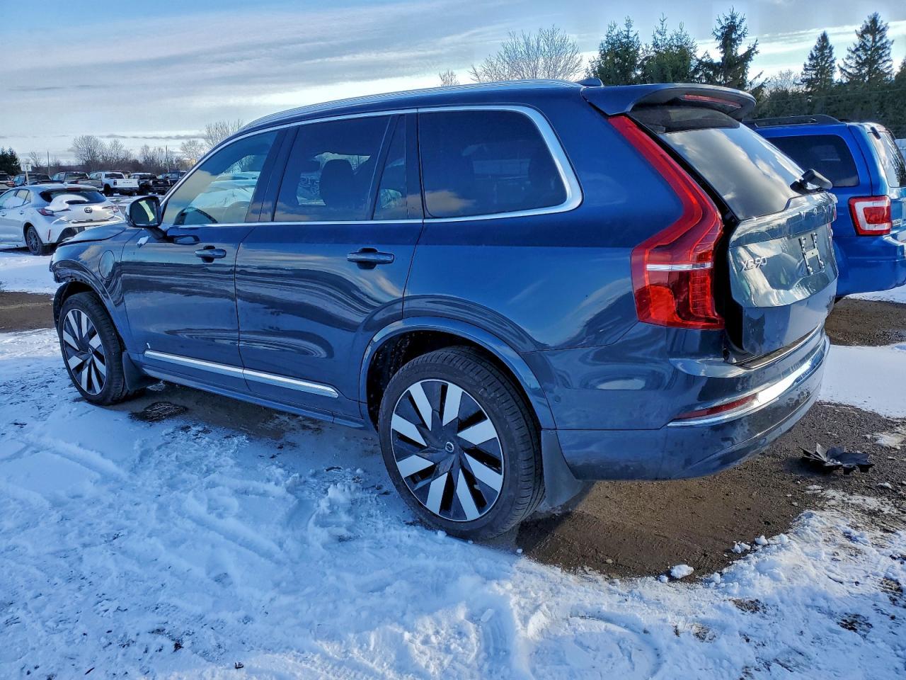2025 Volvo Xc90 Ultra - Image 2