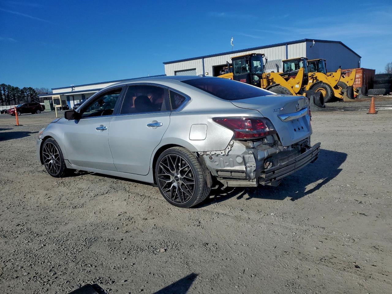 2015 Nissan Altima 2.5 - Image 2