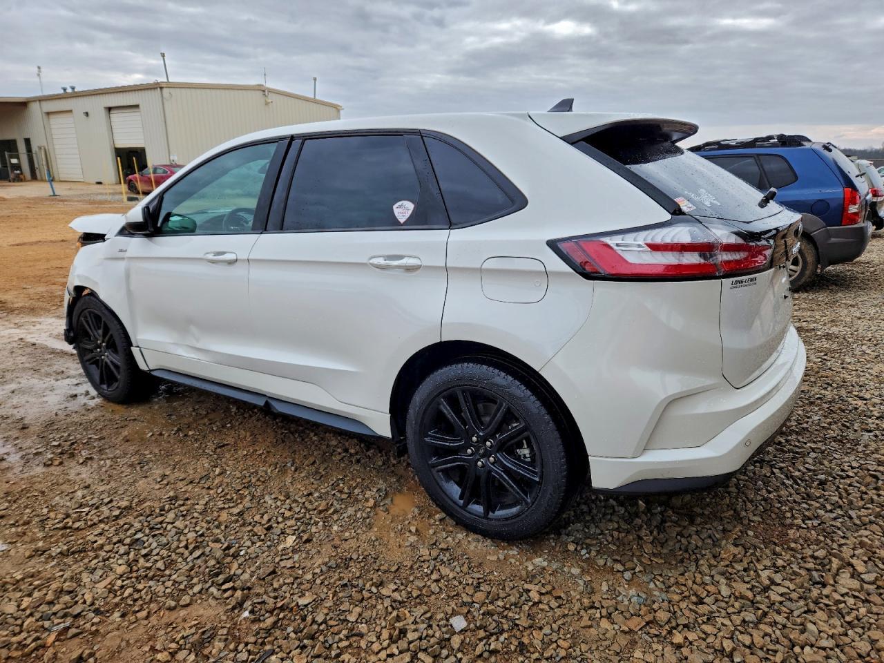 2024 Ford Edge Sel - Image 2