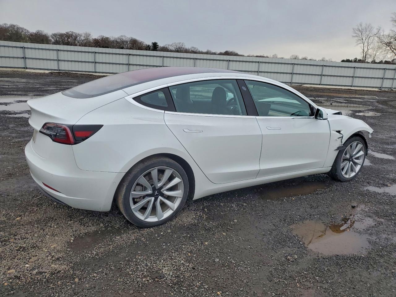 2018 Tesla Model 3 - Image 3