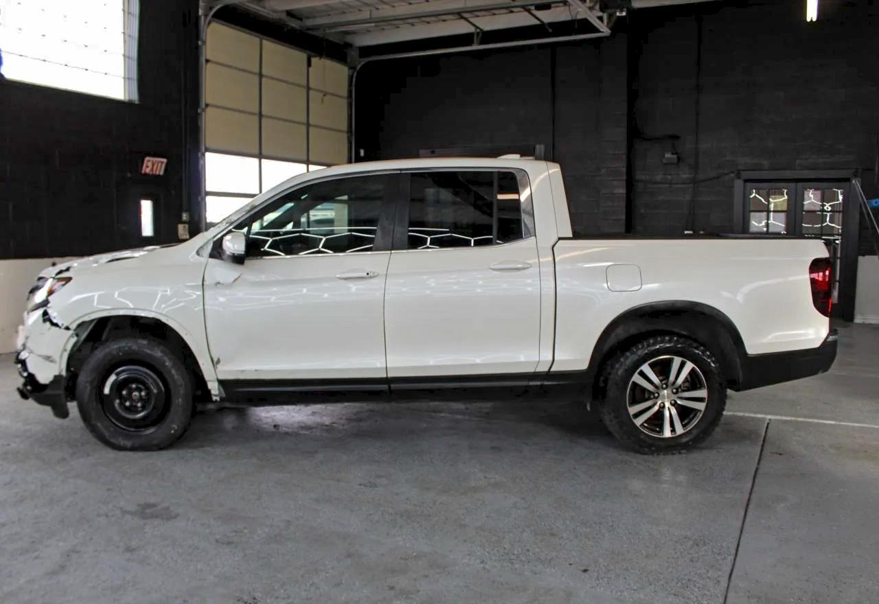 2017 Honda Ridgeline Rts - Image 4