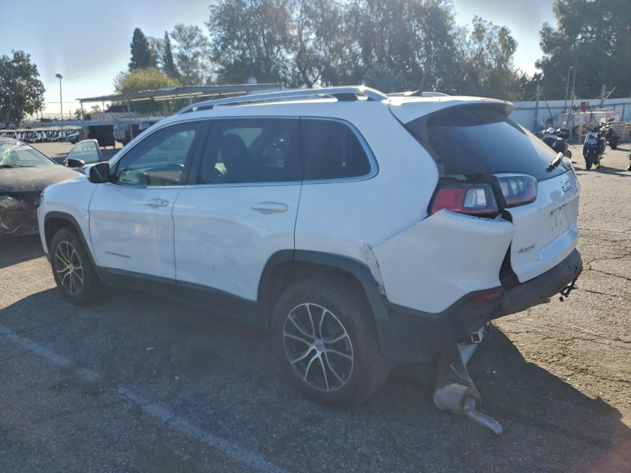2021 Jeep Cherokee Latitude Plus - Image 2