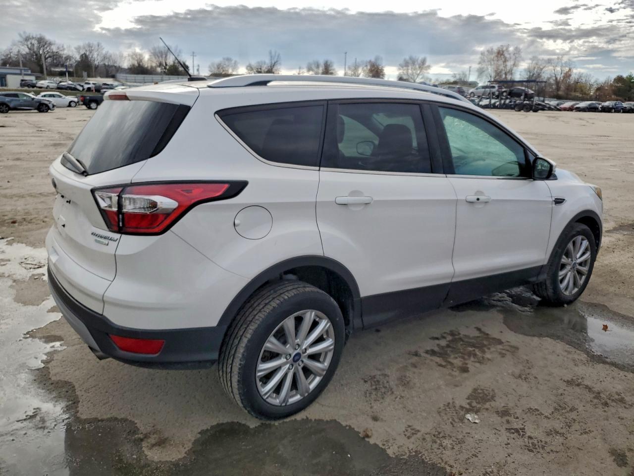 2017 Ford Escape Titanium - Фото 3